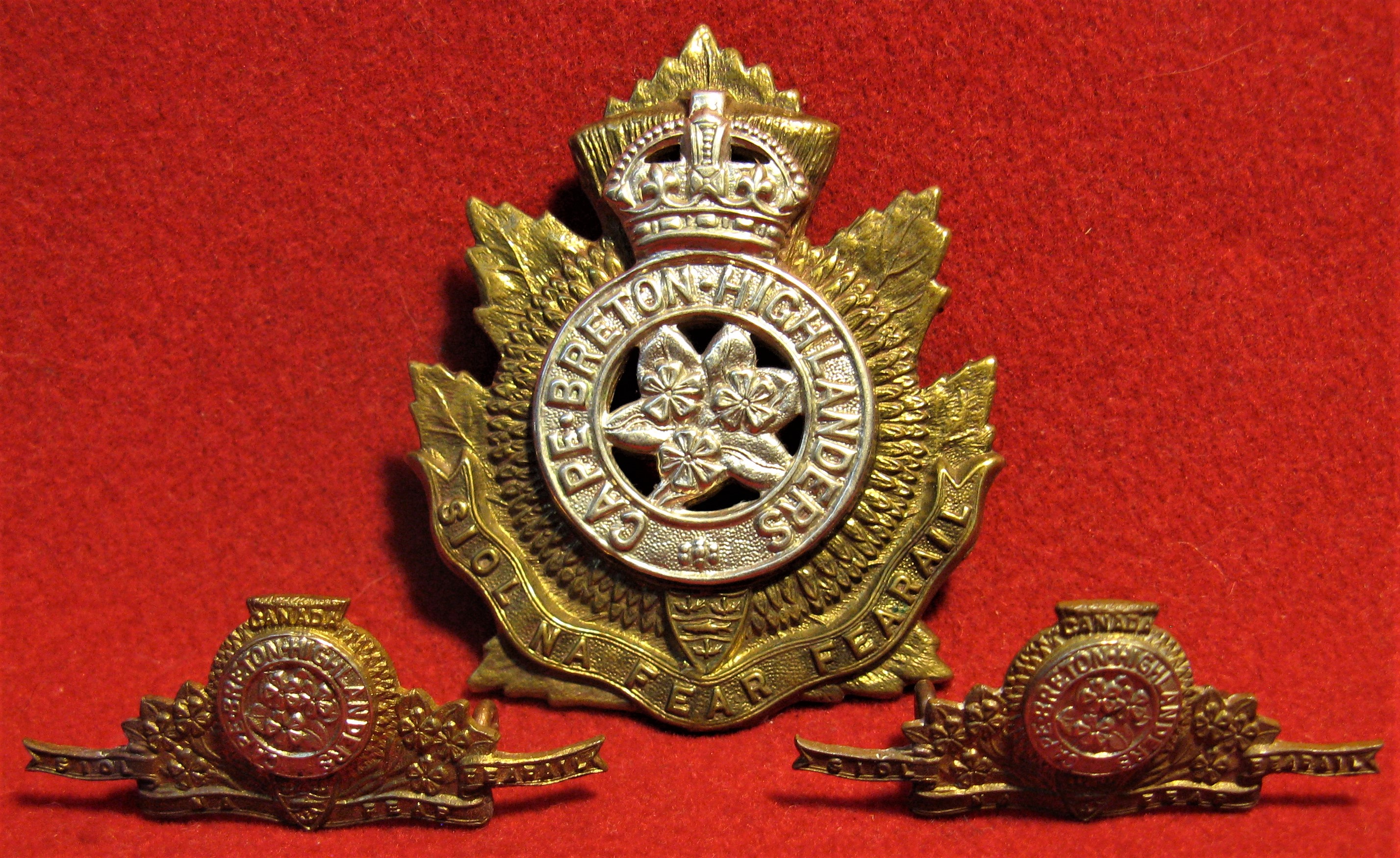 WW2 Cape Breton Highlanders Cap & Collar Set (3) Shoulder to Shoulder