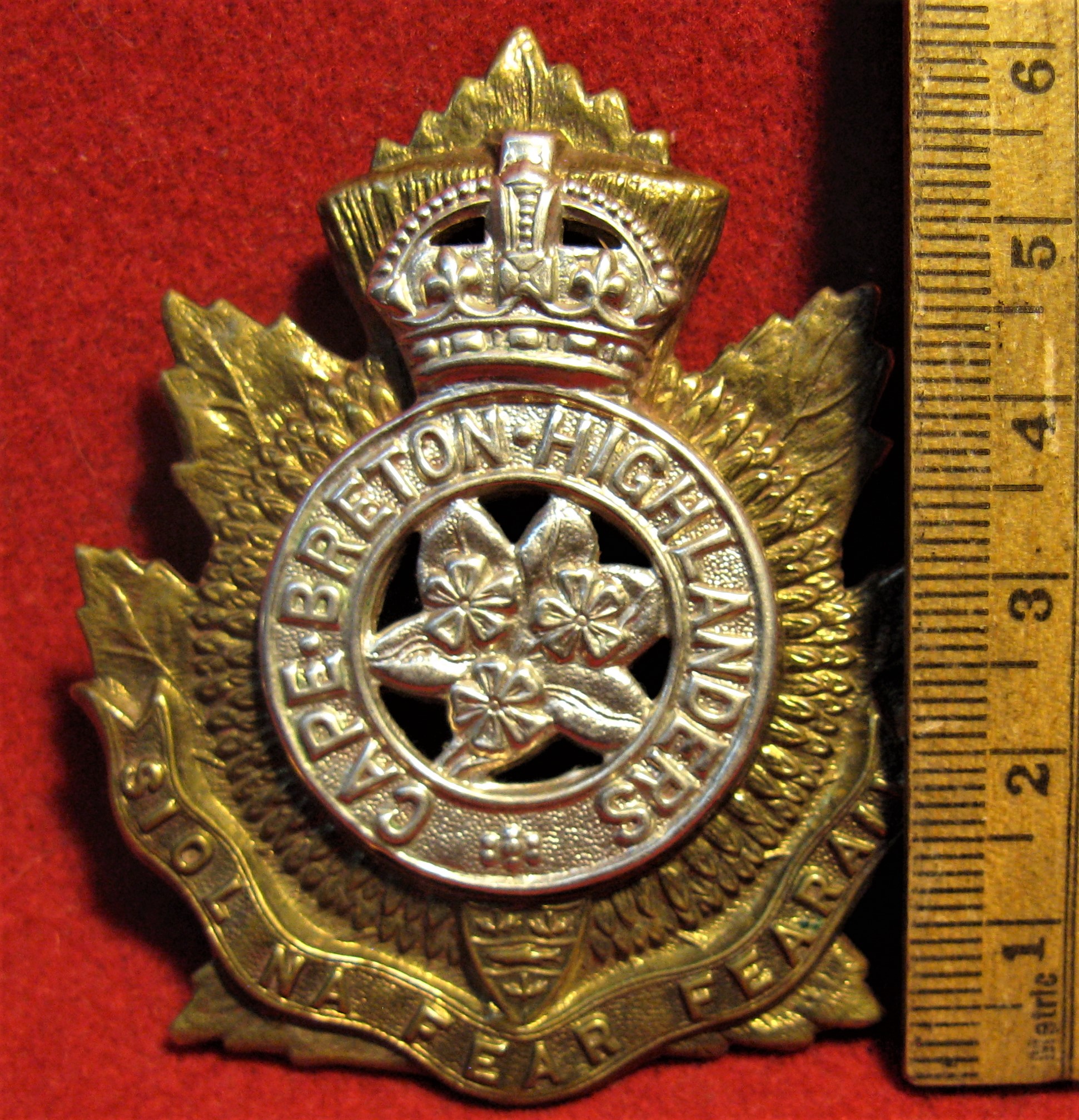 WW2 Cape Breton Highlanders Cap & Collar Set (3) Shoulder to Shoulder